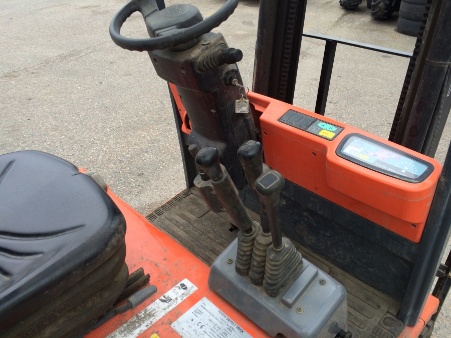 3846 Toyota forklift 1.5 ton year 2008 only 1930 hours