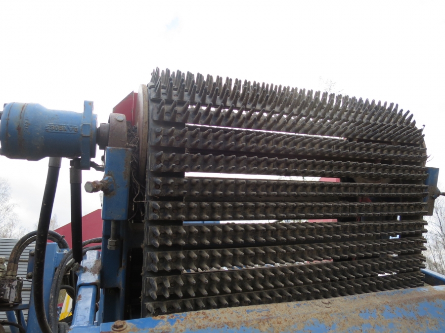 3895 Asa-Lift carrot harvester 1 row with bunker T-120B