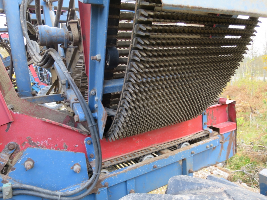 3895 Asa-Lift carrot harvester 1 row with bunker T-120B