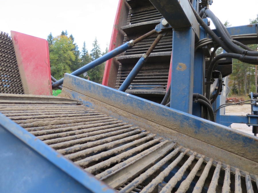 3895 Asa-Lift carrot harvester 1 row with bunker T-120B