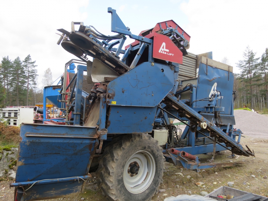 3895 Asa-Lift carrot harvester 1 row with bunker T-120B