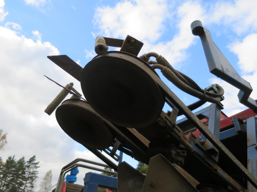3895 Asa-Lift carrot harvester 1 row with bunker T-120B