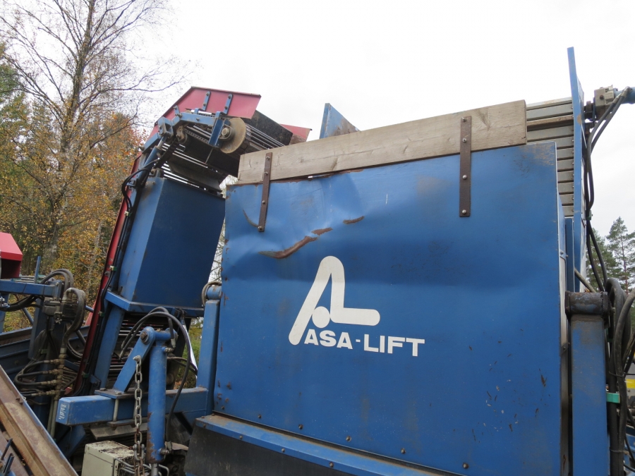 3895 Asa-Lift carrot harvester 1 row with bunker T-120B
