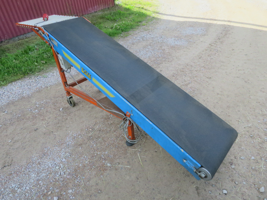 3915 EMVE bag conveyor
