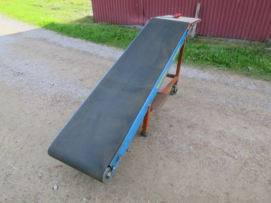 3915 EMVE bag conveyor