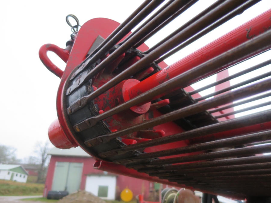 3920 Dewulf P3CC carrot harvester with auto box system