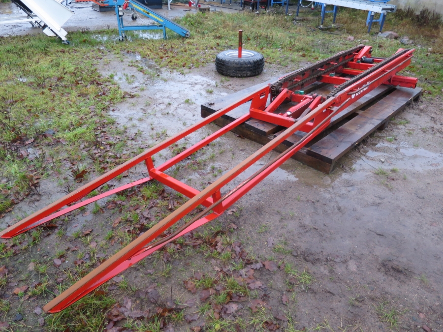 3920 Dewulf P3CC carrot harvester with auto box system