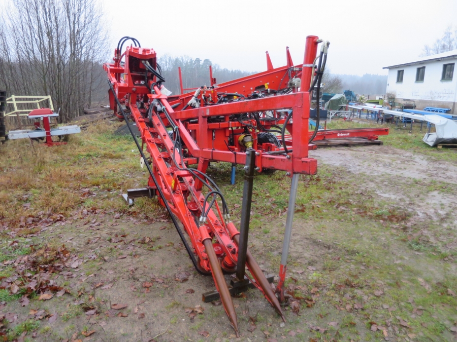 3920 Dewulf P3CC carrot harvester with auto box system