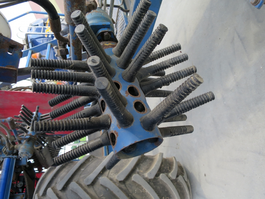3967 Asa-Lift T255 2 row carrot harvester with elevato