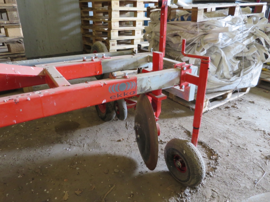 3997 EKKO plastic film placing machine