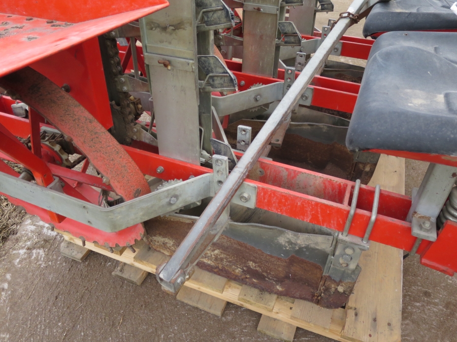 3998 Checchi & Magli FOX 3 row planting machine