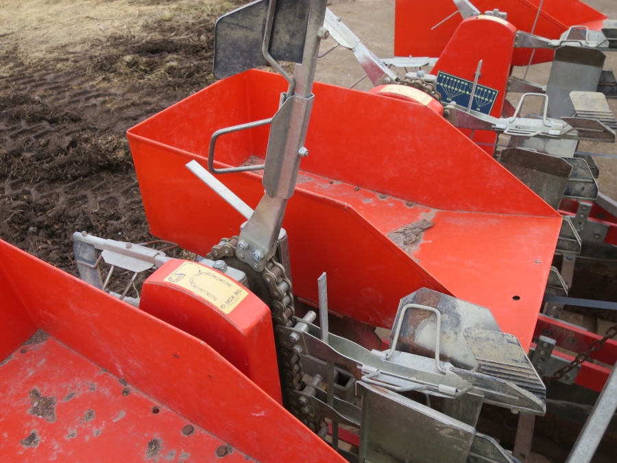 3998 Checchi & Magli FOX 3 row planting machine