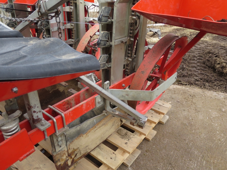 3998 Checchi & Magli FOX 3 row planting machine