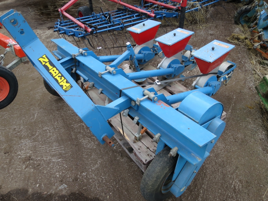 3999 Nibex seedíng machine 300 3 Row neustand