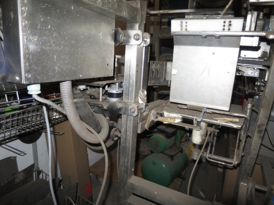 4001 Newtec VB40CC plastic bagger