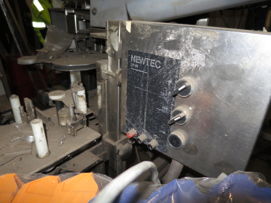 4001 Newtec VB40CC plastic bagger