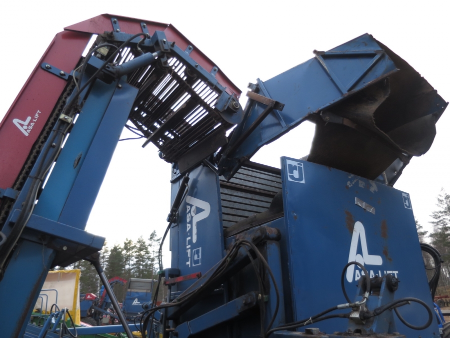 4016 Asa-Lift carrot harvester T-120B 1 row with bunker