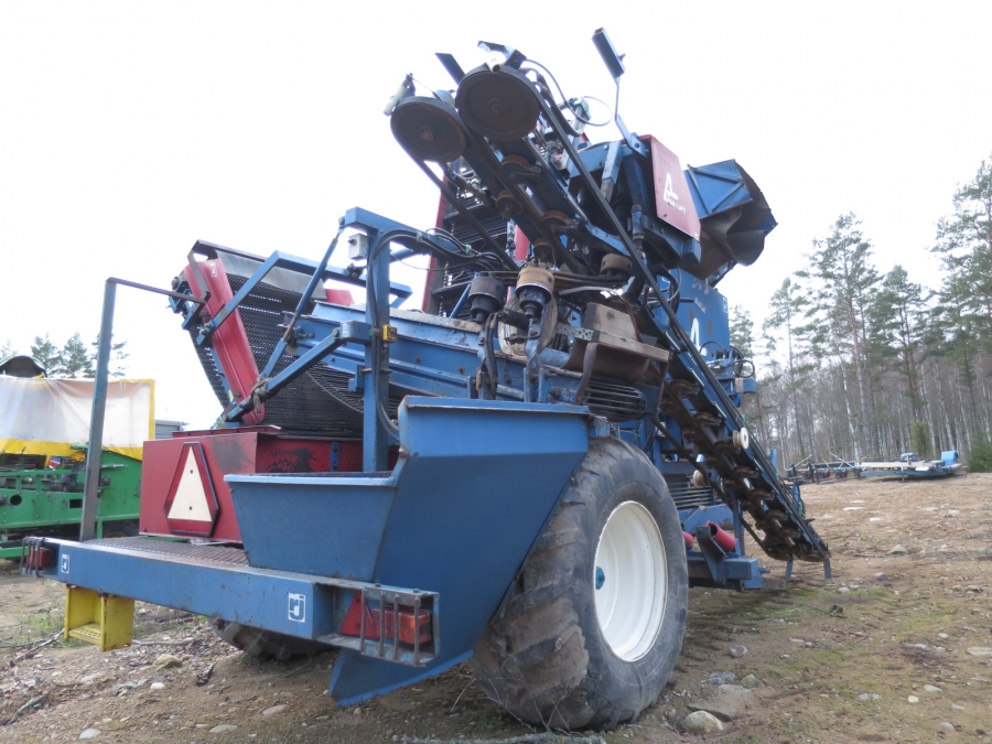4016 Asa-Lift carrot harvester T-120B 1 row with bunker