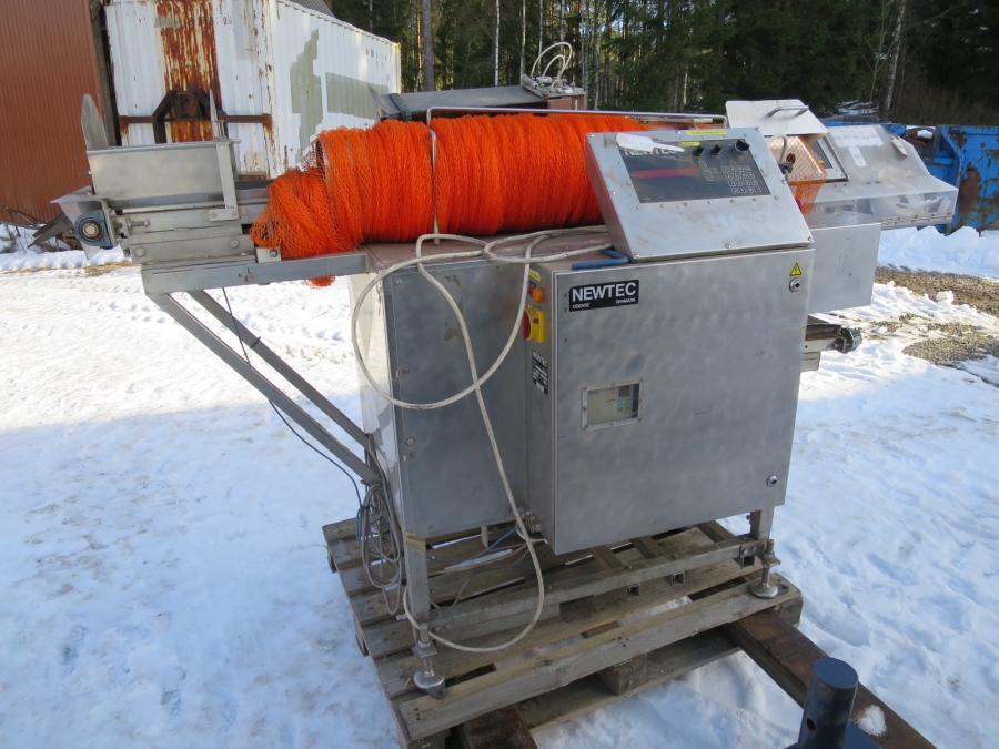 4022 Newtec HC30 net bagger