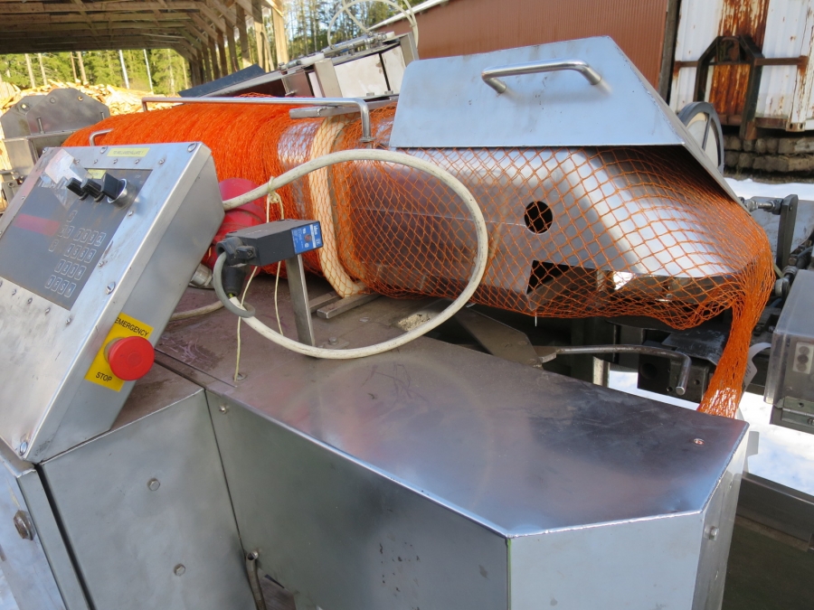 4022 Newtec HC30 net bagger