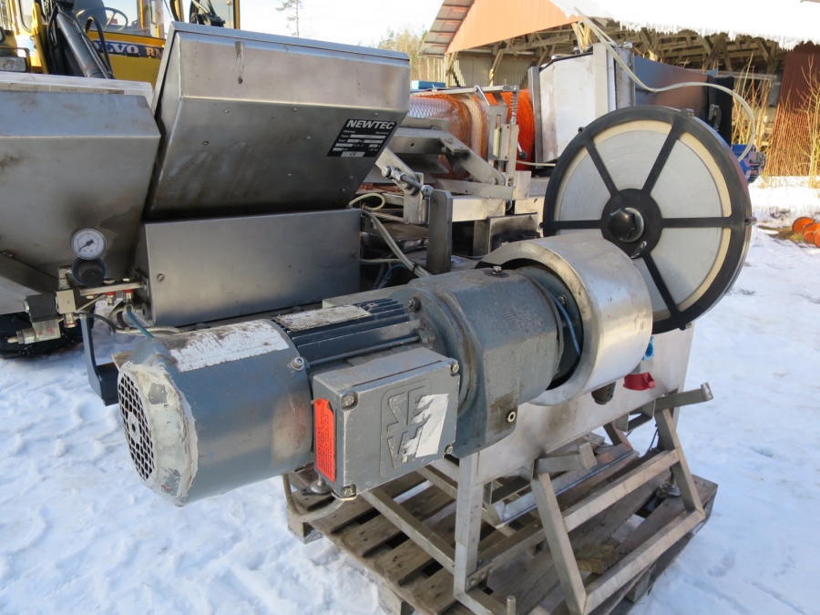 4022 Newtec HC30 net bagger