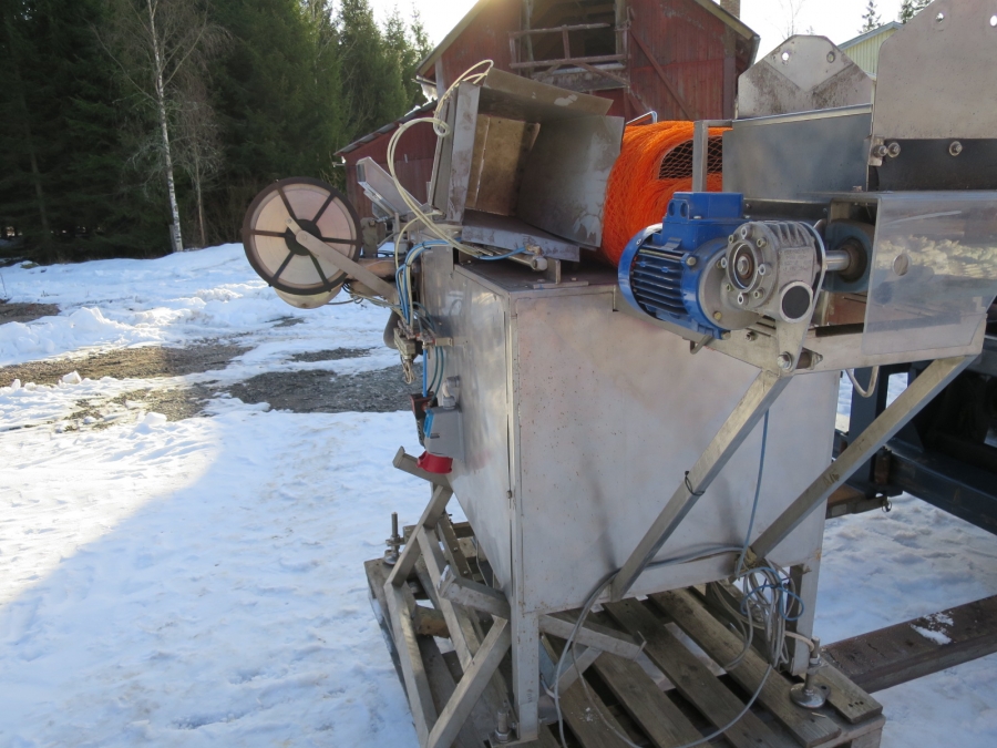 4022 Newtec HC30 net bagger