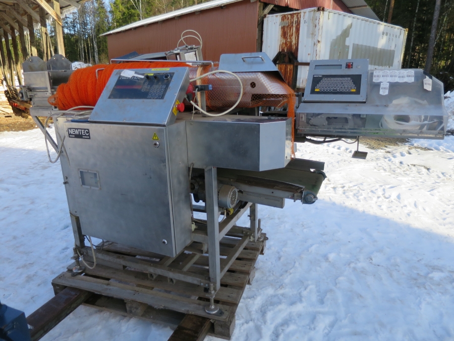 4022 Newtec HC30 net bagger