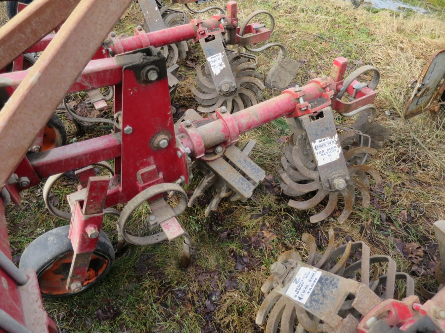 4027 Turbokup 4 row potato ridger / weed control