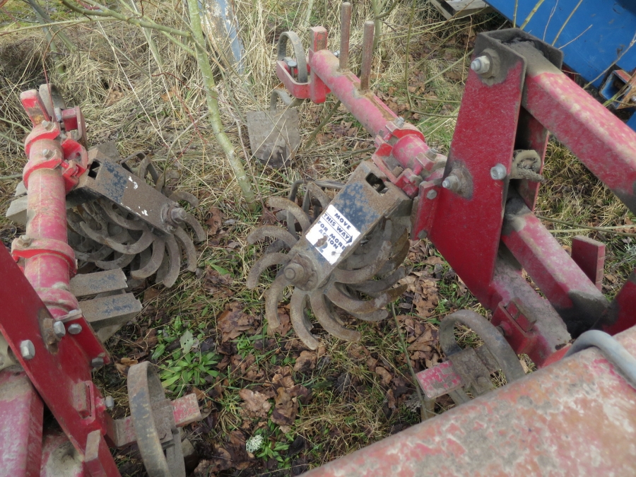 4027 Turbokup 4 row potato ridger / weed control