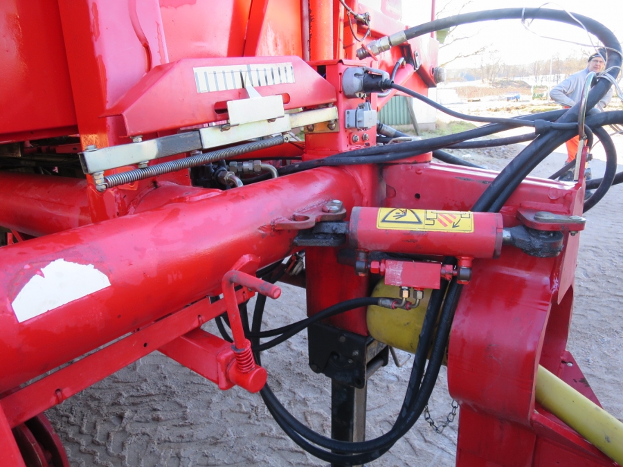 4017 Grimme SE 75-40 potato harvester