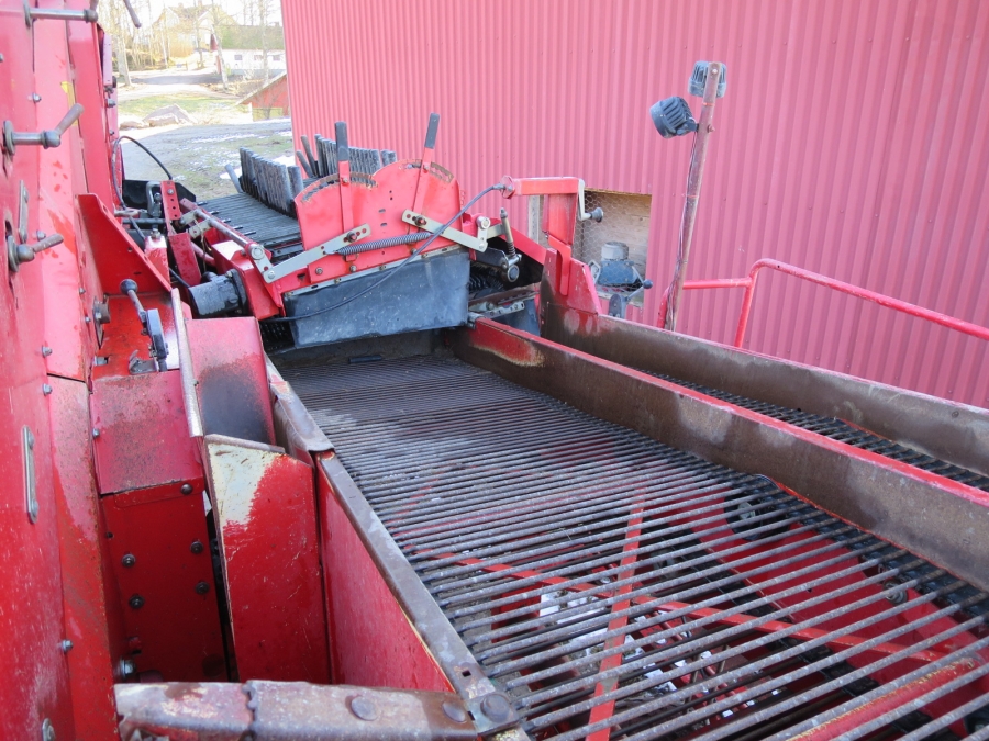 4017 Grimme SE 75-40 potato harvester