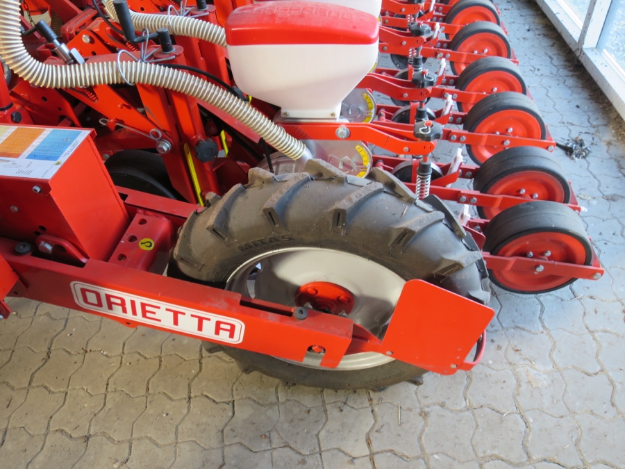 4035 Gaspardo onion seeder / vegetable seeder pneumatic 7 row