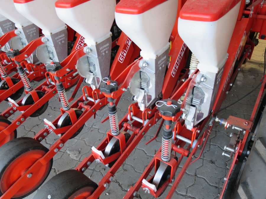 4035 Gaspardo onion seeder / vegetable seeder pneumatic 7 row