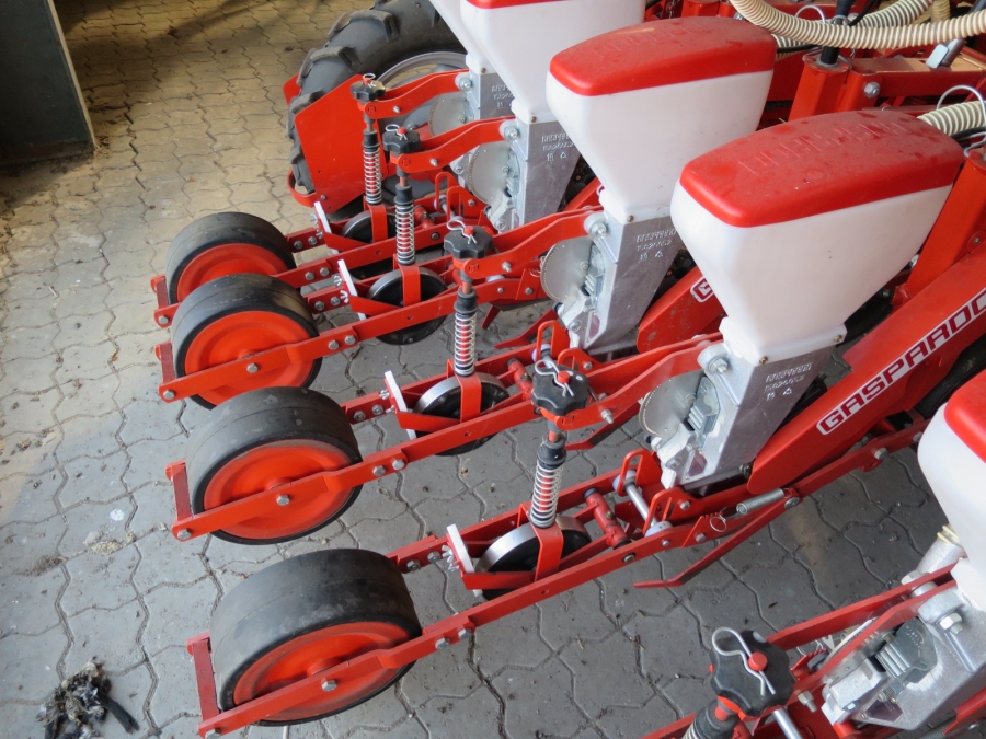 4035 Gaspardo onion seeder / vegetable seeder pneumatic 7 row
