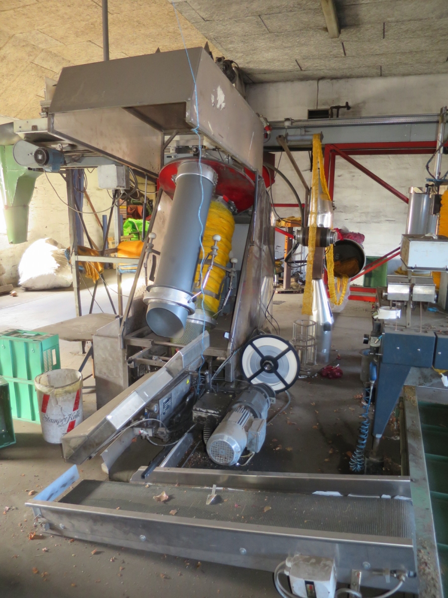 4038 Saclark TK16 net bagger with Newtec printe