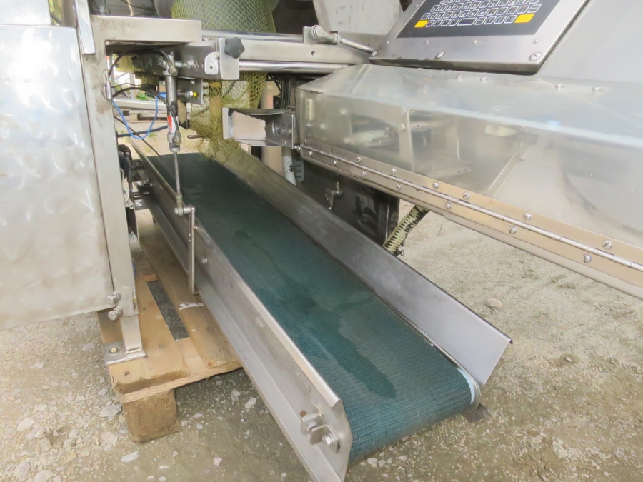 4038 Saclark TK16 net bagger with Newtec printe