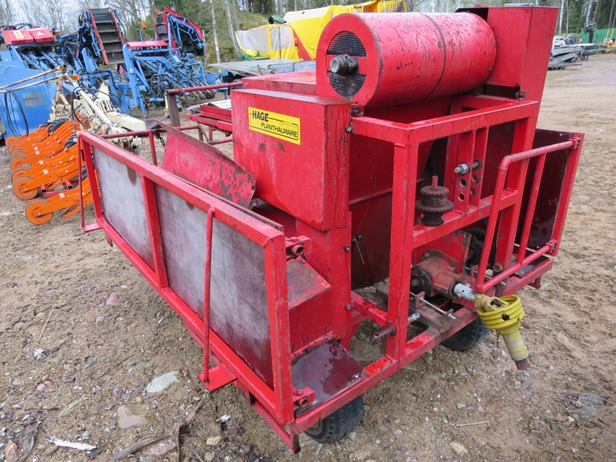 4061 Hage Teknik straw feeder
