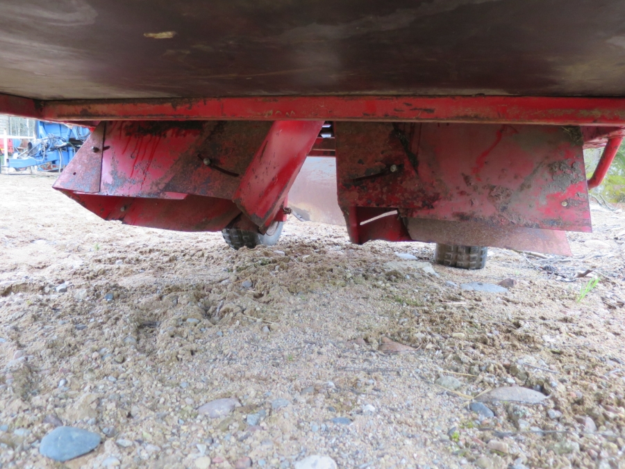 4061 Hage Teknik straw feeder