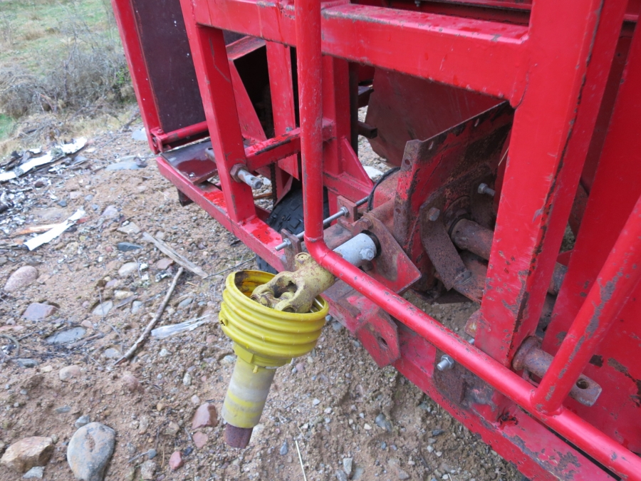 4061 Hage Teknik straw feeder