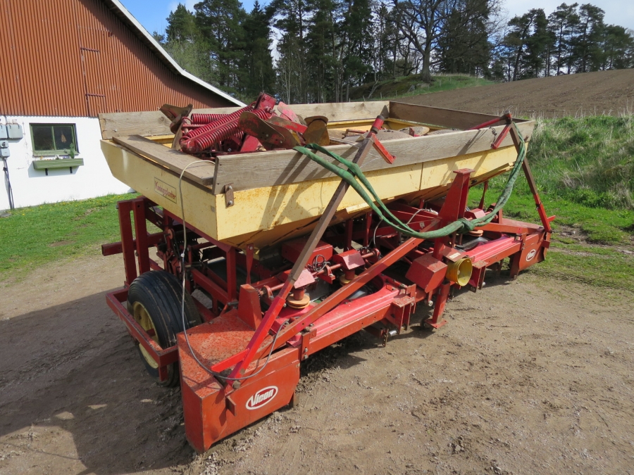 4065 Koningsplanter Konings 4 row potato planter