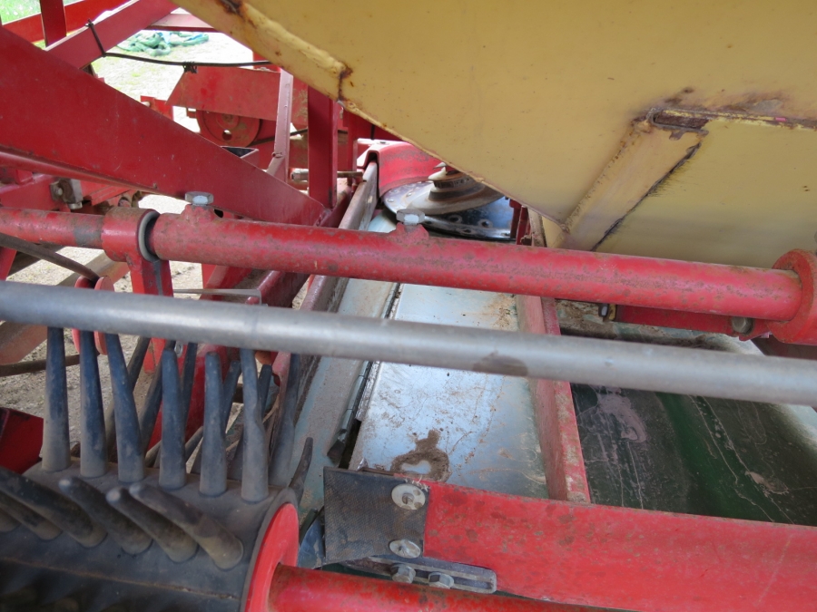 4065 Koningsplanter Konings 4 row potato planter