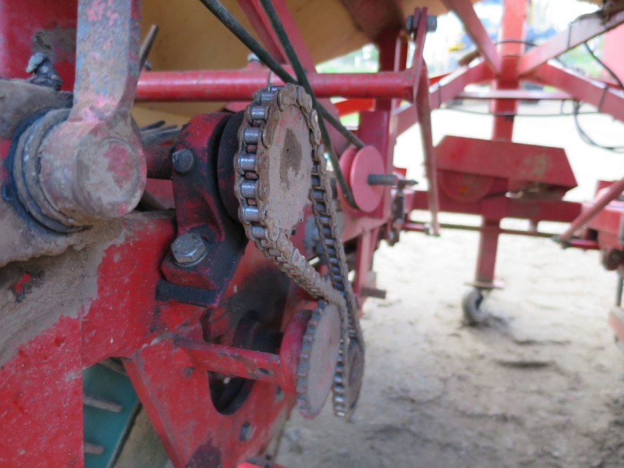 4065 Koningsplanter Konings 4 row potato planter