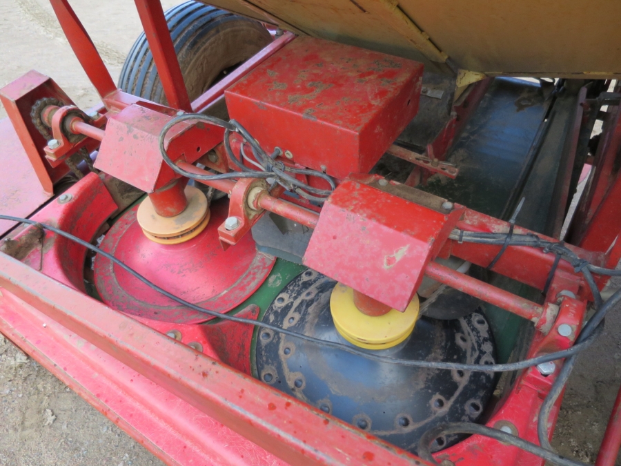 4065 Koningsplanter Konings 4 row potato planter