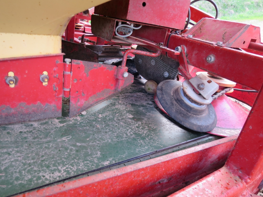 4065 Koningsplanter Konings 4 row potato planter