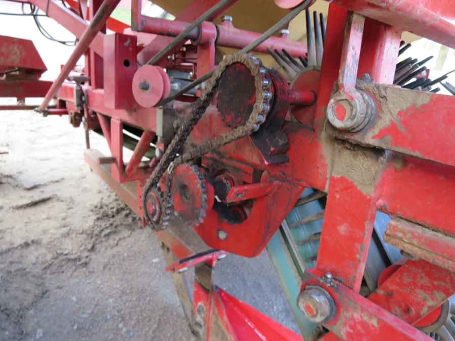 4065 Koningsplanter Konings 4 row potato planter
