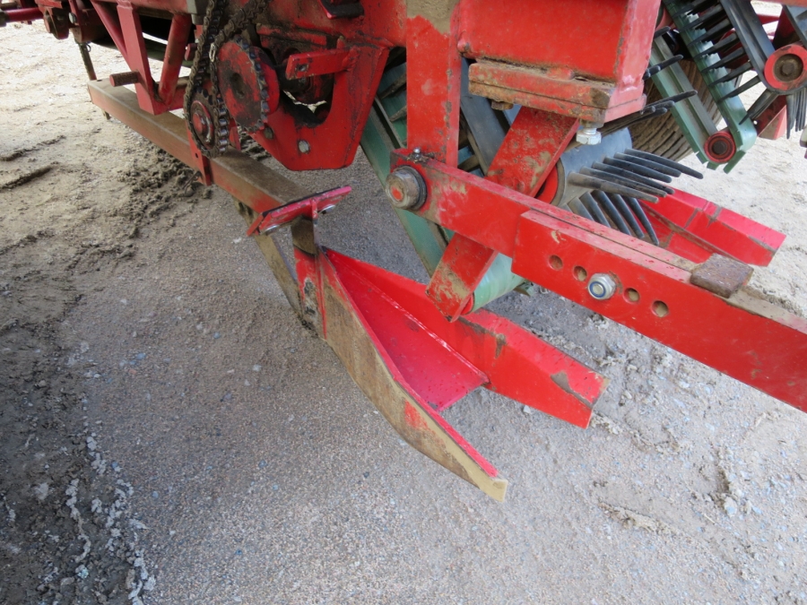 4065 Koningsplanter Konings 4 row potato planter